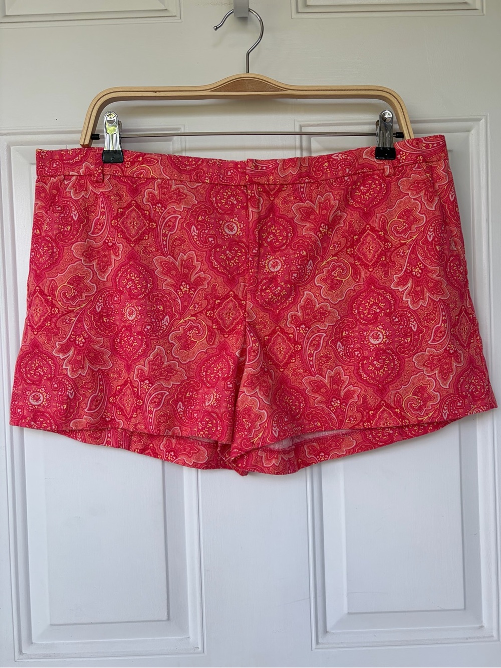 •Gap• Pink/Coral Paisley Print Cotton Flat Front Shorts - Size 14